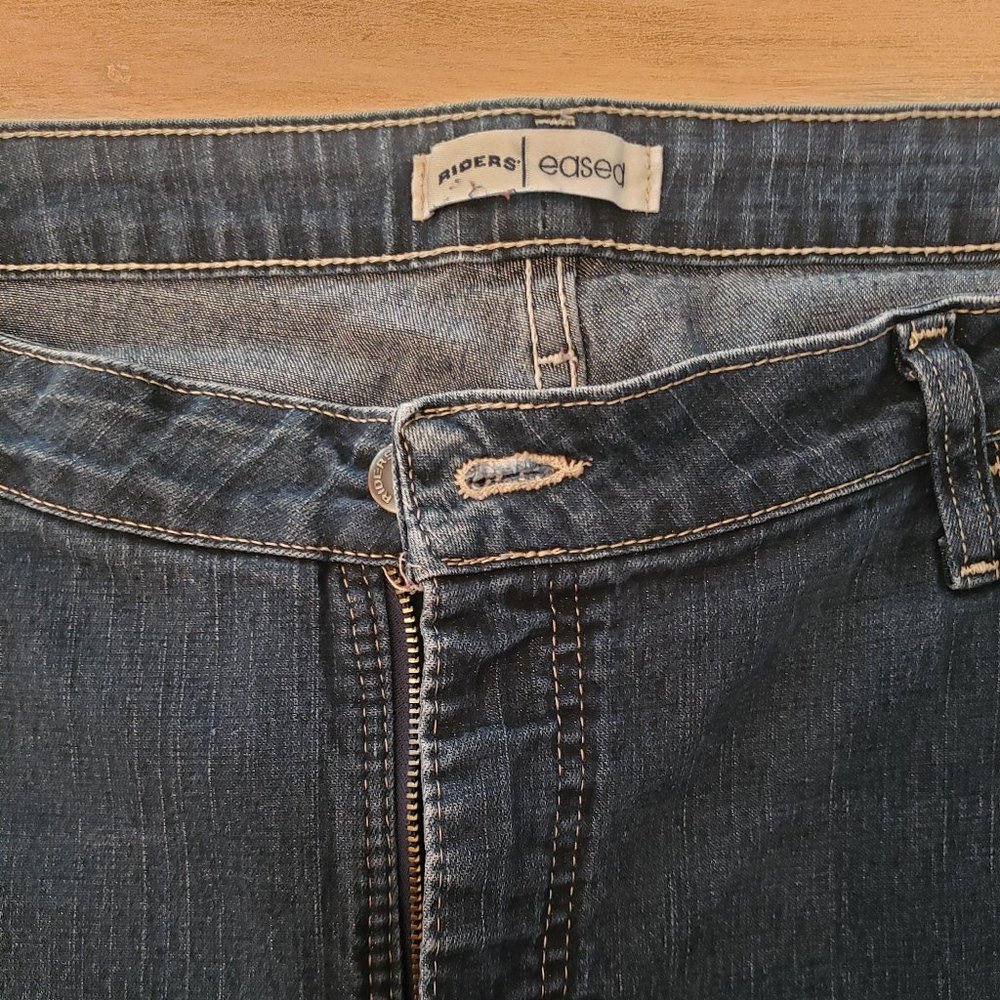 Lee Riders Eased Jeans - Picture 2 of 4